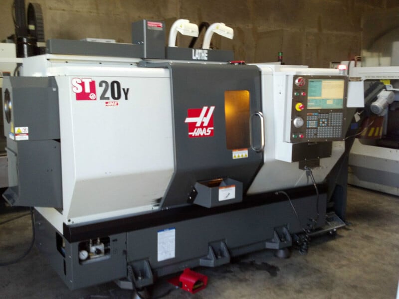 CNC TURNING MACHINE