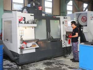 MÁQUINA CNC DE 3 EIXOS HAAS