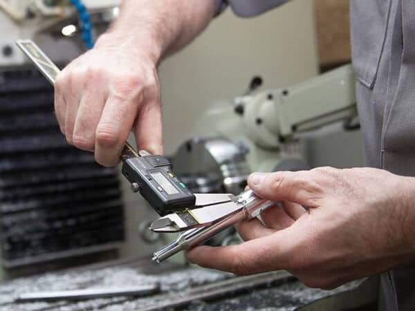 Officina di lavorazione CNC