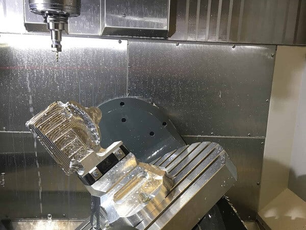 Mecanizado CNC simultáneo de 5 ejes