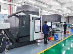 OFFICINA DI LAVORO CNC A 5 ASSI