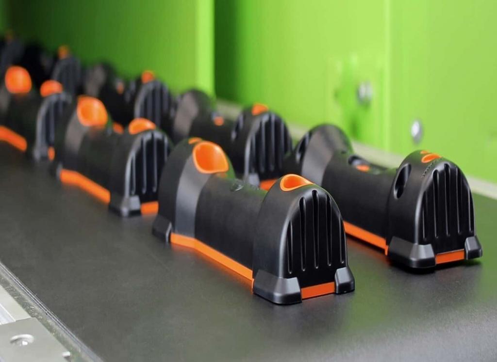 Comparison of aluminum mold and steel mold 4 mass production injection moulding