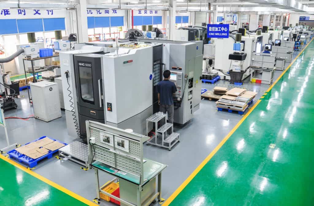 What conditions should a competitive CNC machining shop have? 3 CNC Milling machines