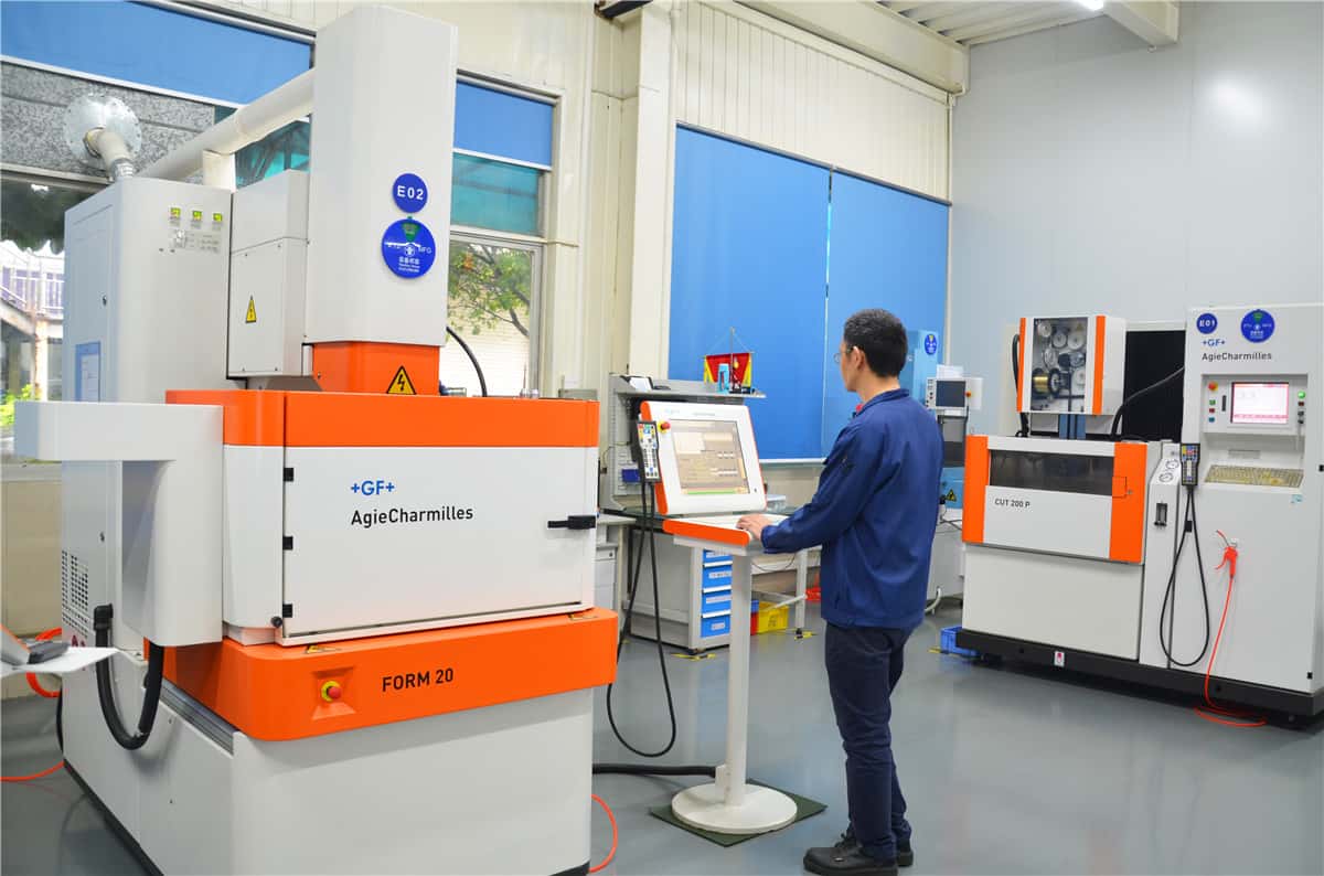 Talk about the experience of manufacturing aluminum reflector 6 Electrical Discharge Machining (EDM)