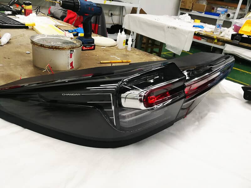 Solution to realize the manufacturing of prototyping optical parts for cars 6 Fast prototyping headlight