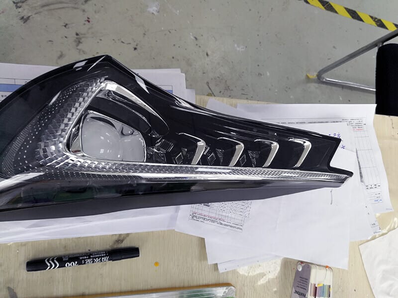 Solution to realize the manufacturing of prototyping optical parts for cars 8 prototyping optical parts