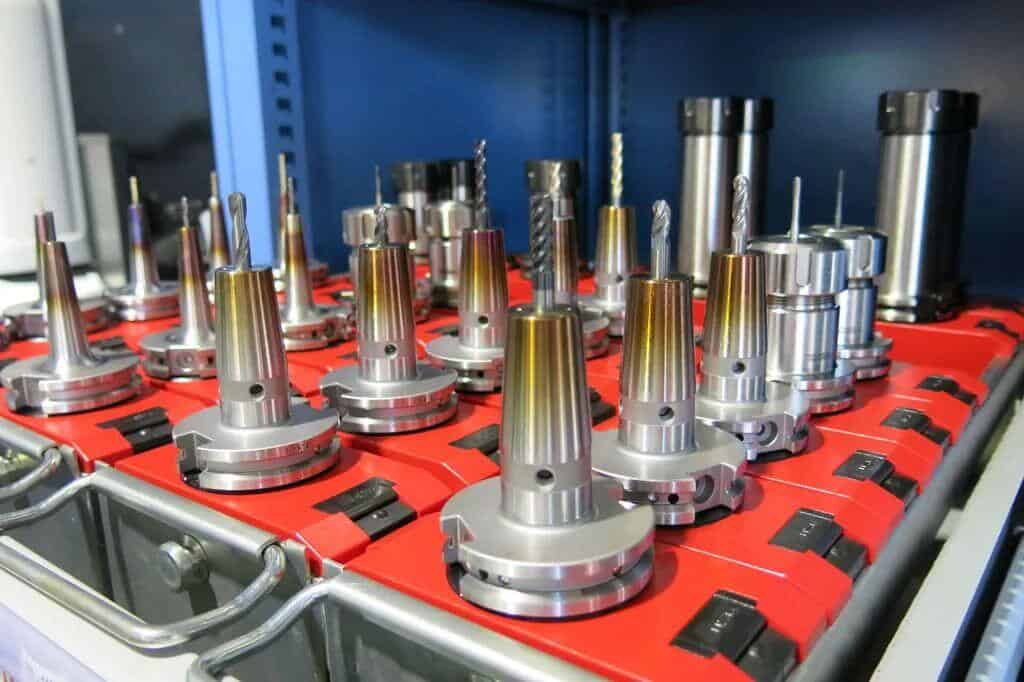 Talking about some operating experience of CNC machining center 4 CNC machining clamping cutter